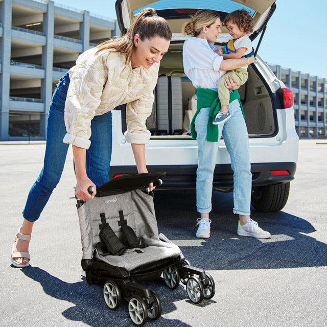 Munchkin - Sparrow™Ultra-compact stroller. Ready to fly.